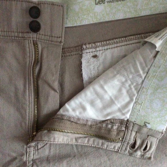 Lee Comfort Waistband Khaki Shorts - Size 16 - Picture 4 of 6